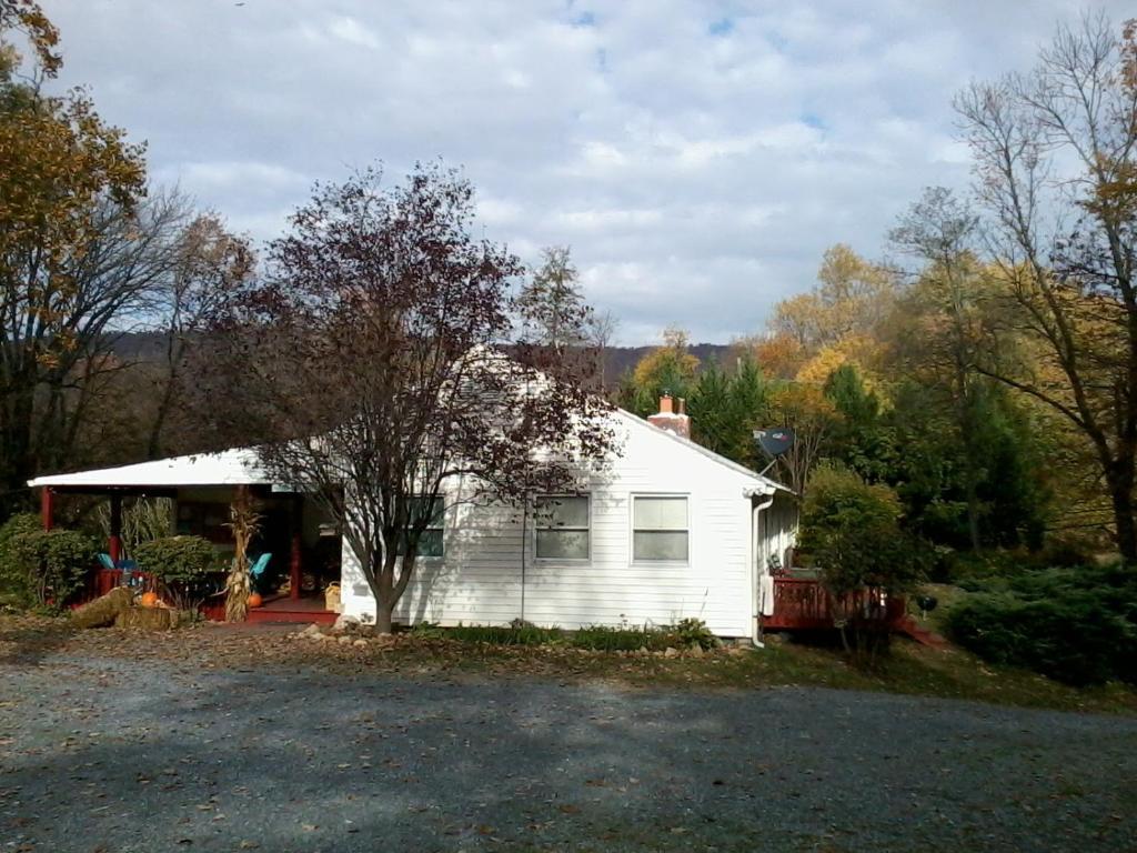 Hi-Harpers Ferry Hostel & Campground Knoxville Экстерьер фото